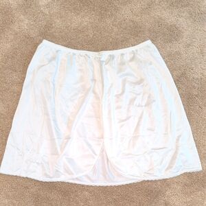 Vassarette White Satin 16" Slip